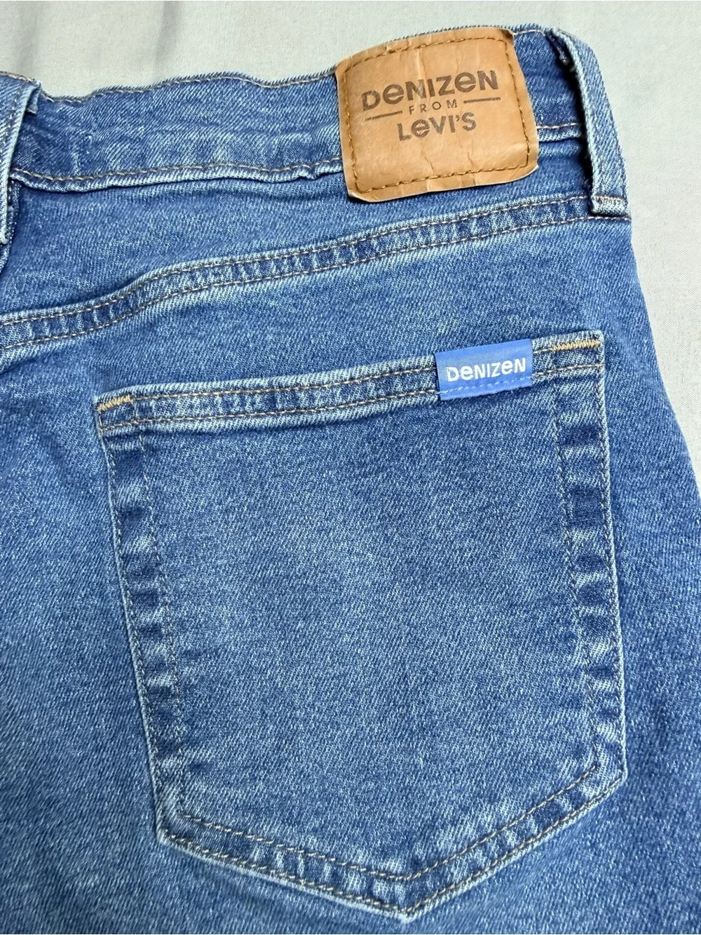 Levi's Denizen Mid Rise Shaping Denim Bermuda Shorts Blue Frayed Jean 8 30